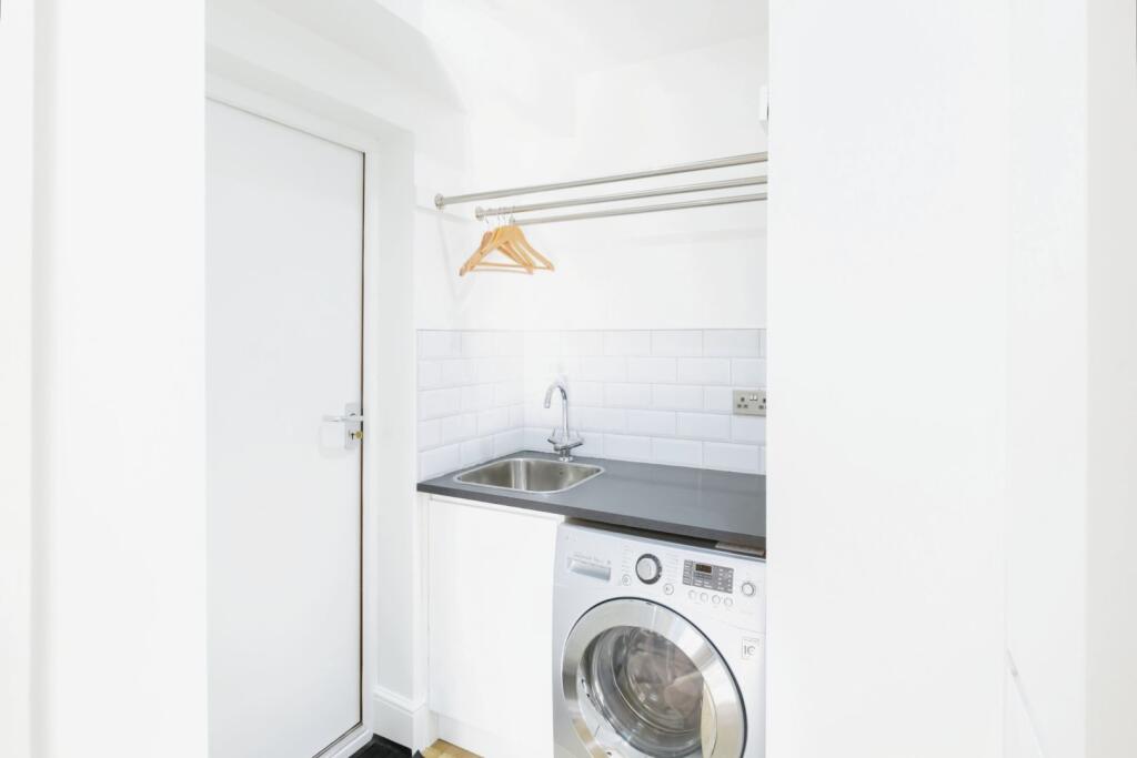 Additional property image - Hillside Grove, Chelmsford, CM2