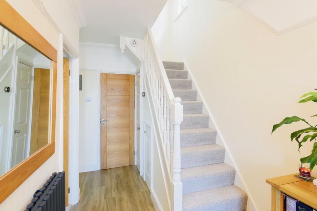 Additional property image - Hillside Grove, Chelmsford, CM2