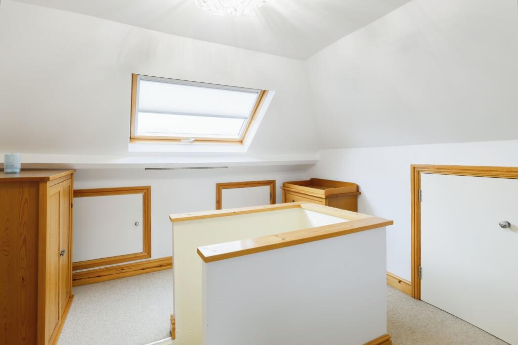 Additional property image - Hillside Grove, Chelmsford, CM2