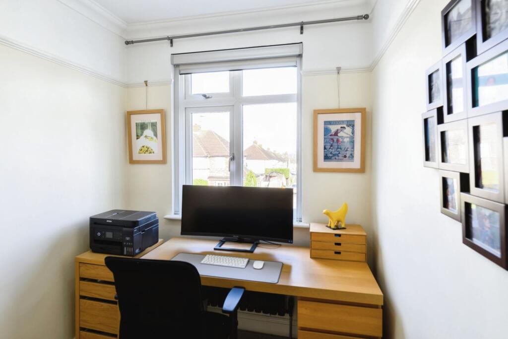 Additional property image - Hillside Grove, Chelmsford, CM2