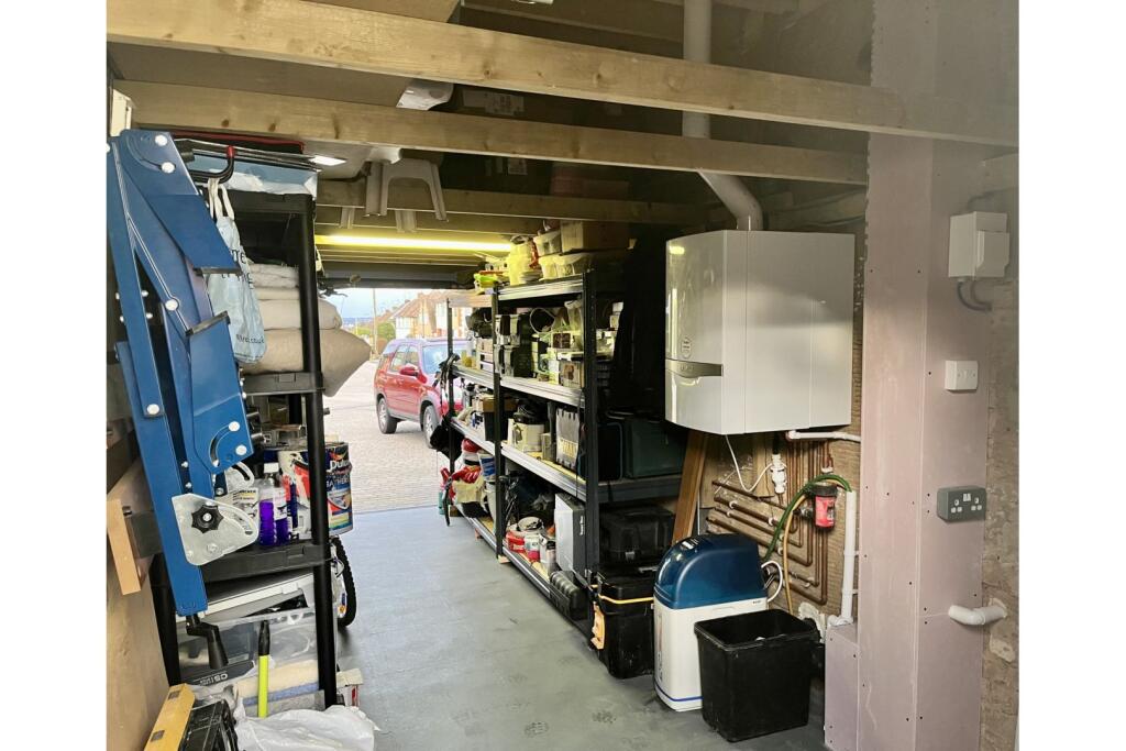 Additional property image - Hillside Grove, Chelmsford, CM2