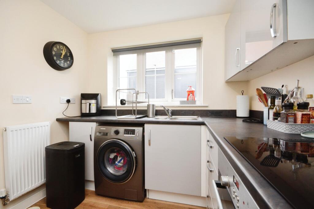 Additional property image - Violet Close, Stansted, CM24