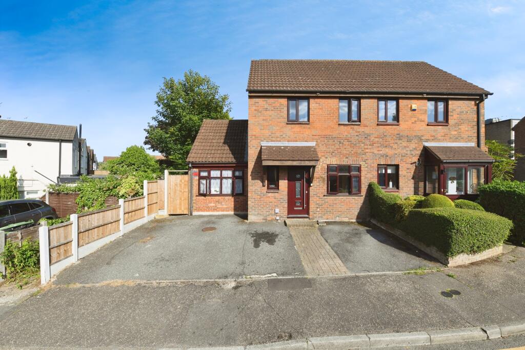 Main image of property: Queen Street, Brentwood, CM14
