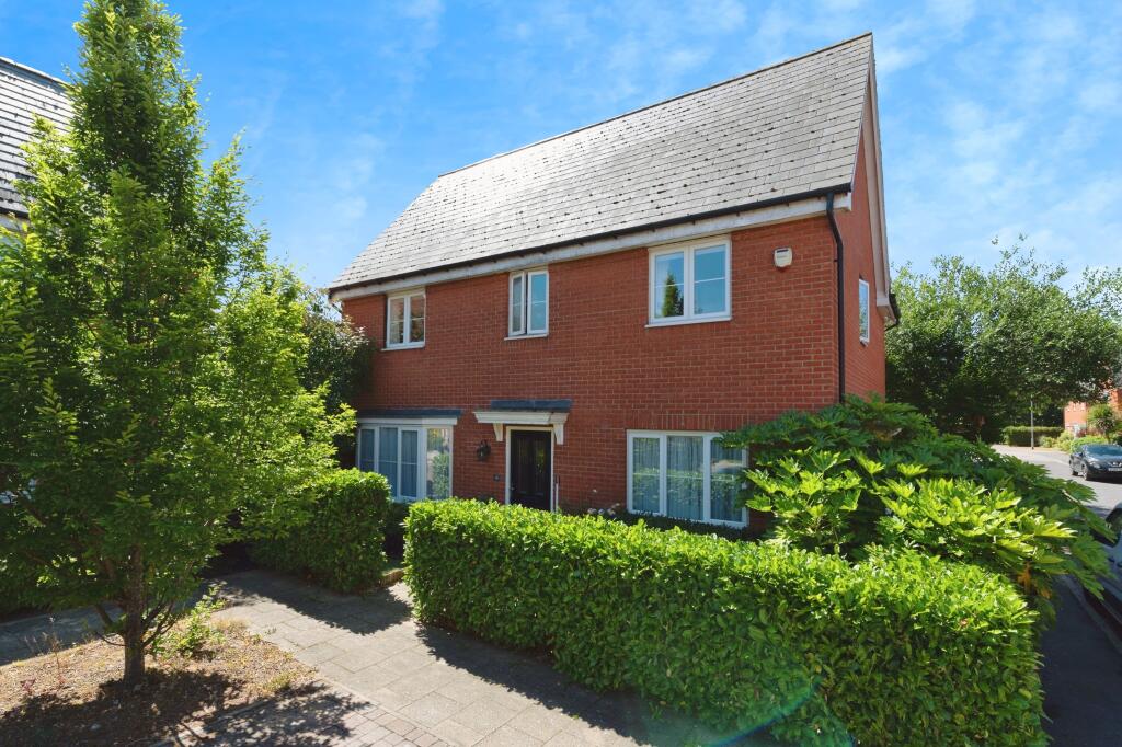 Main image of property: Little Highwood Way, Brentwood, CM14
