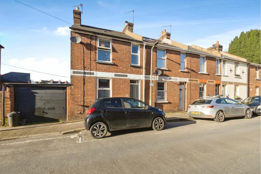 3 bedroom end of terrace house for sale in Radford Road, Exeter, EX2