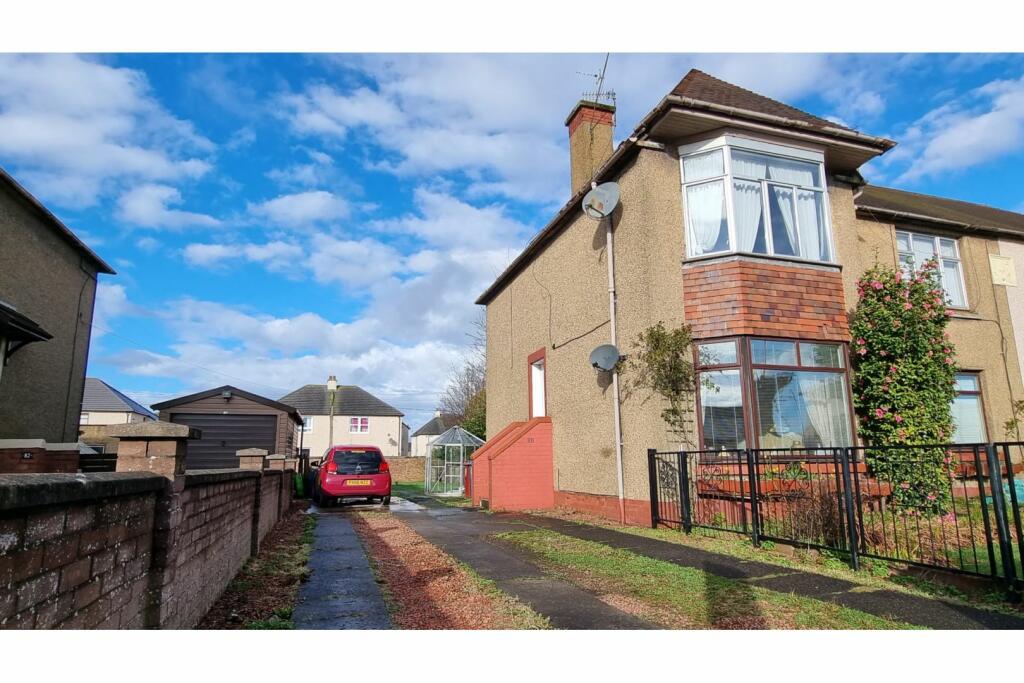 2 bedroom flat for sale in Newhouse Road, Grangemouth, FK3