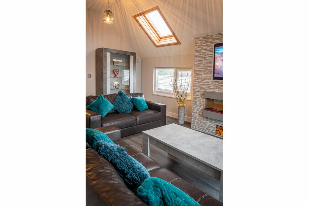 3 bedroom lodge for sale in Borwick Lane, Carnforth, LA6