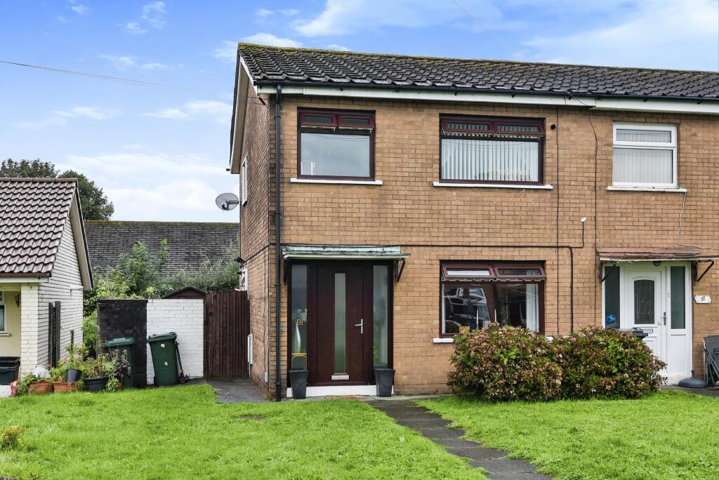 3 bedroom end of terrace house for sale in Stratford Close, Lancaster, LA1