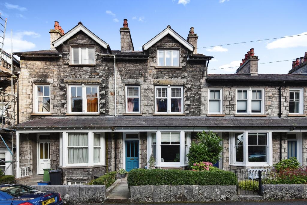 3 bedroom terraced house for sale in Serpentine Road, Kendal, LA9