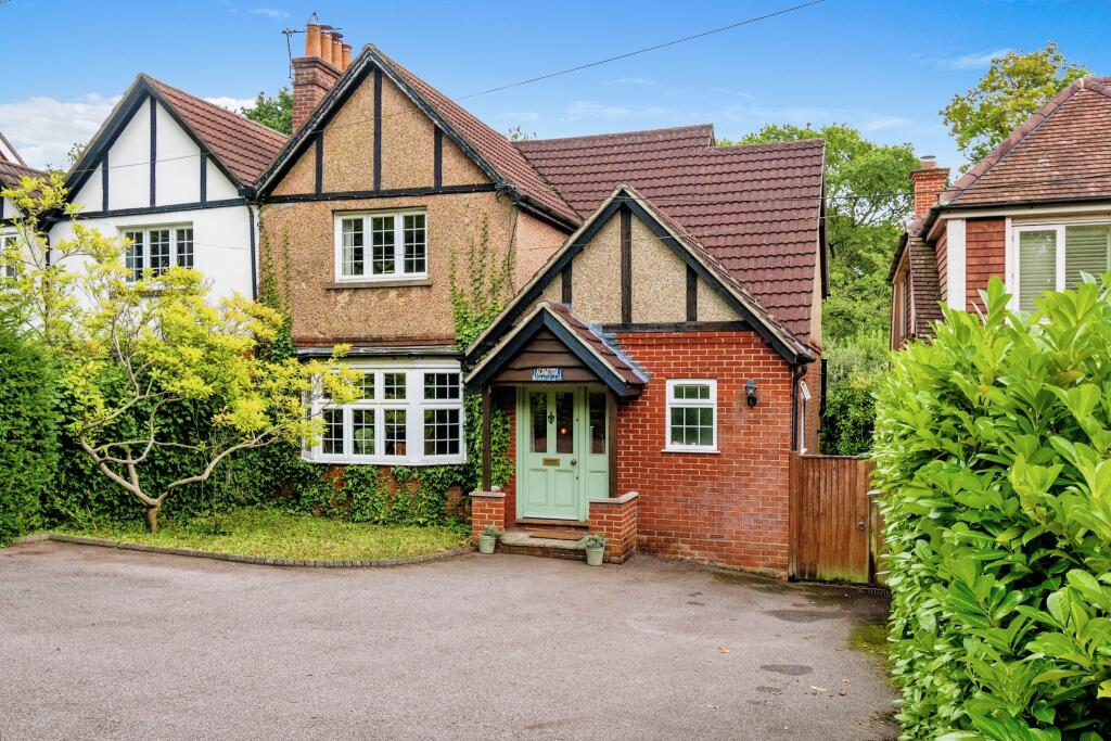 3 bedroom semidetached house for sale in Otterbourne Road, Winchester