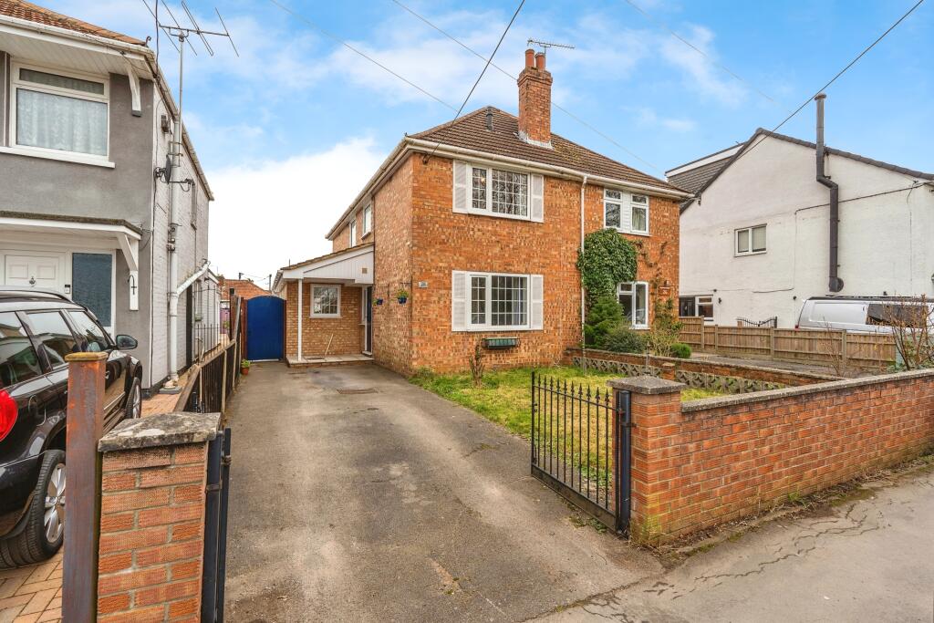 3 bedroom semidetached house for sale in Brokenford Lane, Totton
