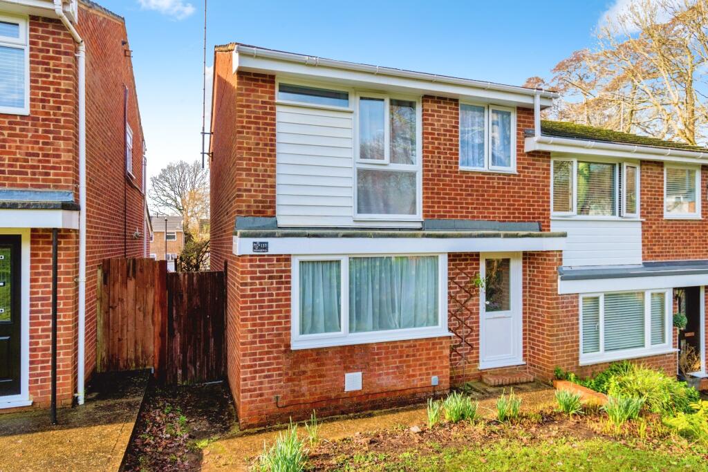 3 bedroom semi-detached house for sale in Oakwood Drive, Southampton, SO16