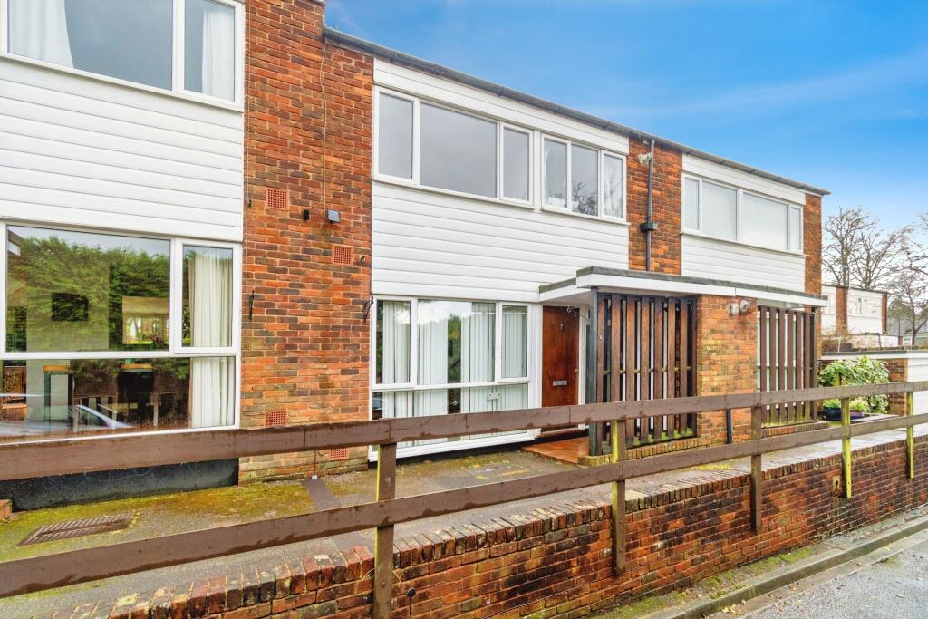 4 bedroom terraced house for sale in Lingwood Walk, Southampton, SO16