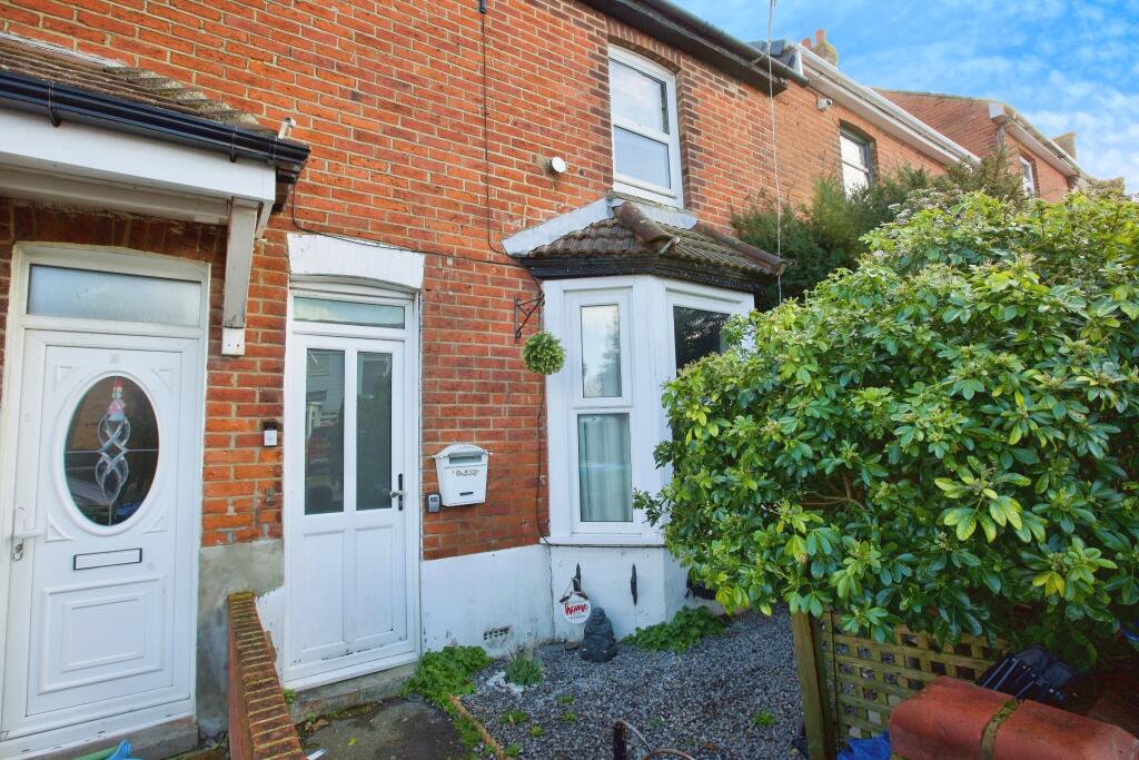 2 bedroom terraced house for sale in Poole Road, Southampton, SO19