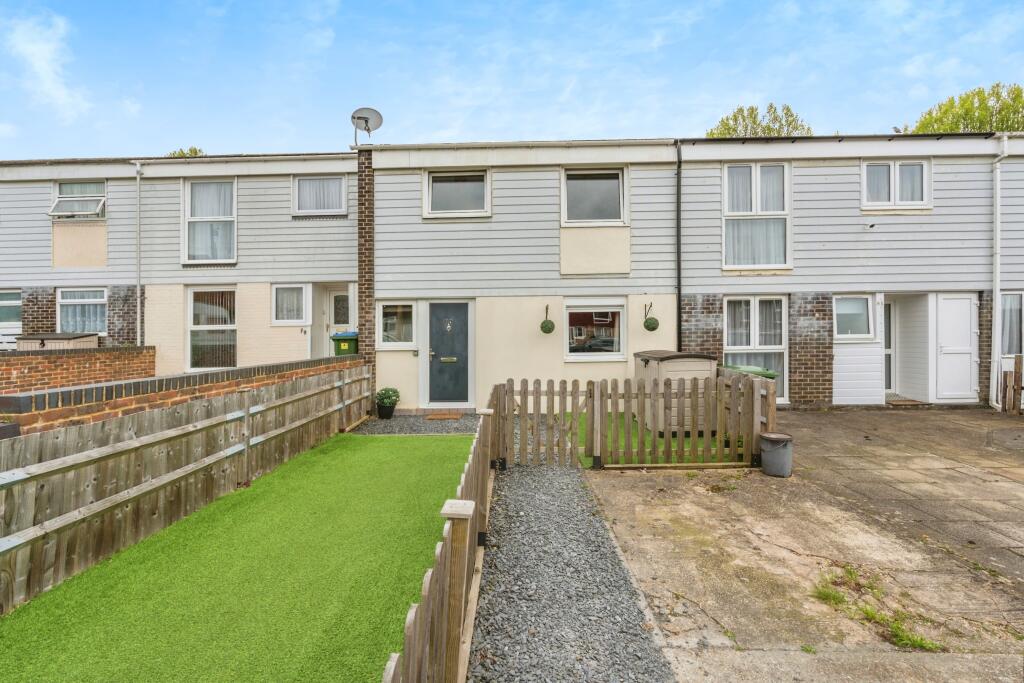 4 bedroom terraced house for sale in Orion Close, Southampton, SO16