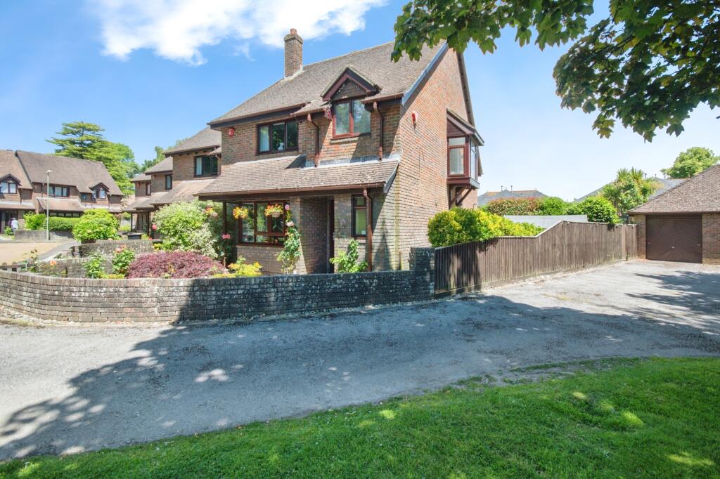 4 bedroom semidetached house for sale in Woodley Gardens, Lymington, SO41