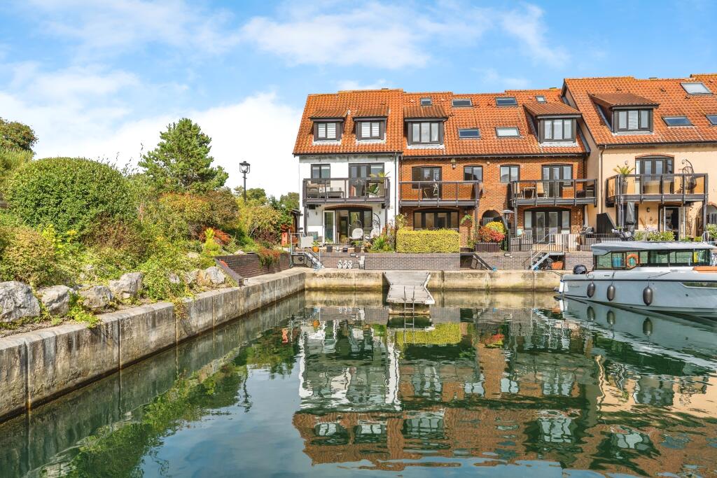 Main image of property: White Heather Court, Southampton, SO45