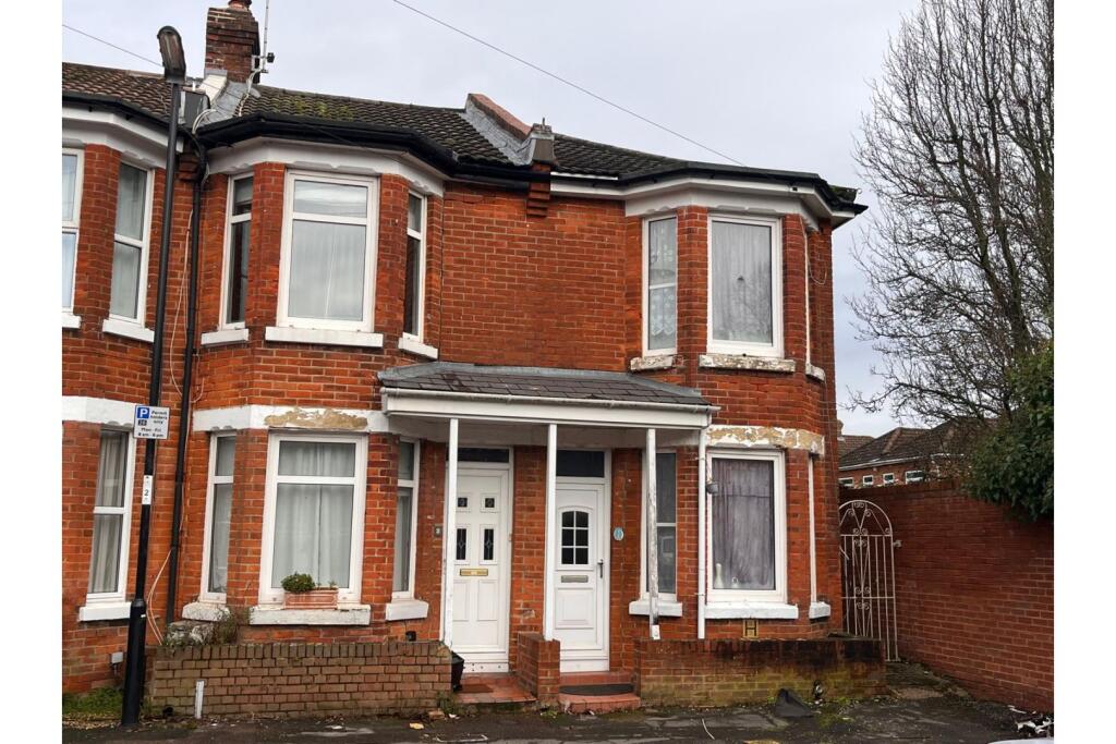 Main image of property: Queens Road, Southampton, SO15