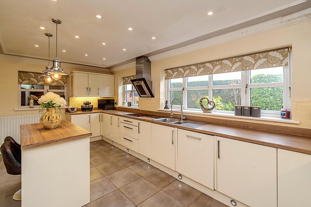 4 bedroom detached house for sale in Streets Lane, Cheslyn Hay, Walsall