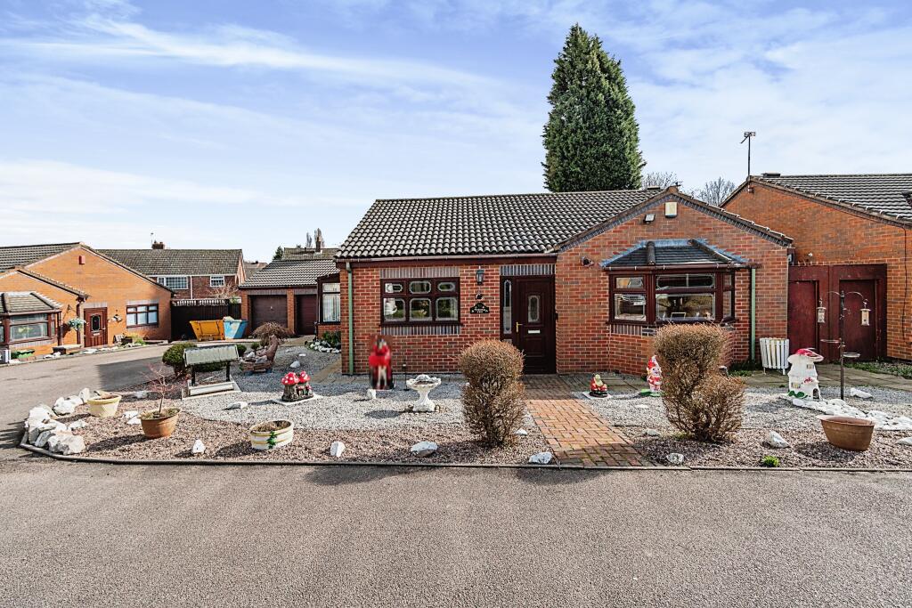 3 bedroom detached bungalow for sale in Parkview Drive, Brownhills