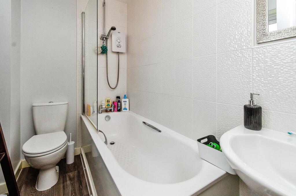3 bedroom detached house for sale in Shearwater Road, Goscote, Walsall, WS3