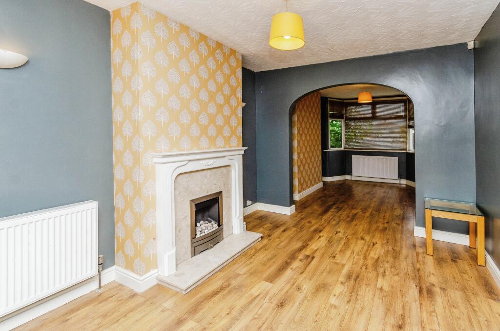 3 bedroom semidetached house for sale in Oaktree Road, Wednesbury, WS10