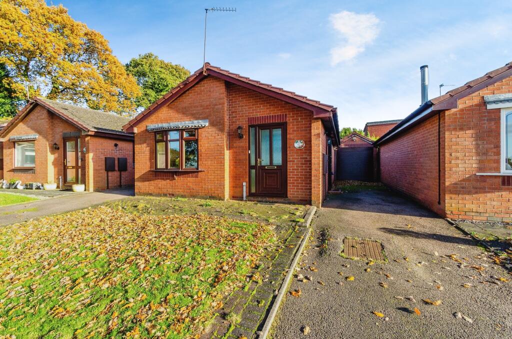 2 bedroom detached bungalow for sale in Norton Terrace, Norton Canes