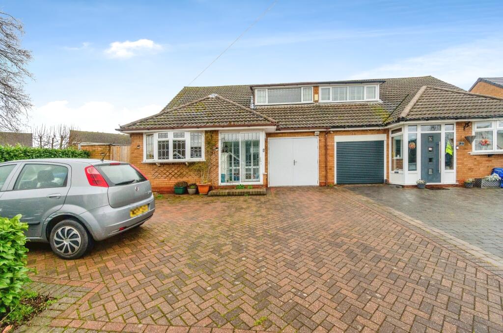 4 bedroom semidetached house for sale in Gorseway, Burntwood, WS7