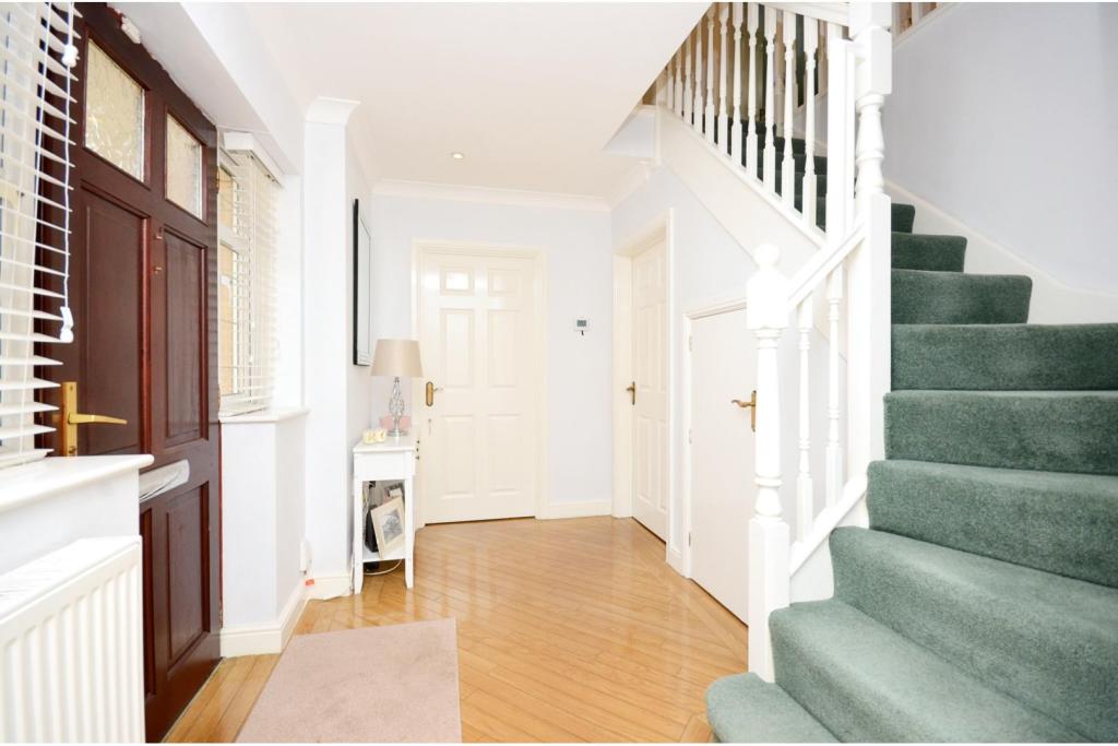 5 bedroom detached house for sale in Harley Close, Worksop, S80