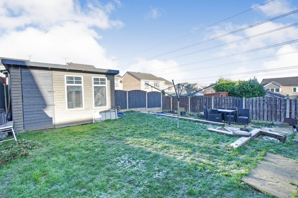 4 bedroom detached house for sale in Farmoor Gardens, Sheffield, S20