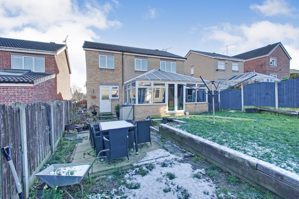 4 bedroom detached house for sale in Farmoor Gardens, Sheffield, S20