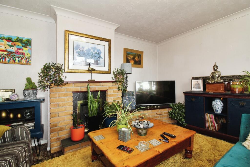 3 bedroom terraced house for sale in Lee Road, Hady, Chesterfield, S41