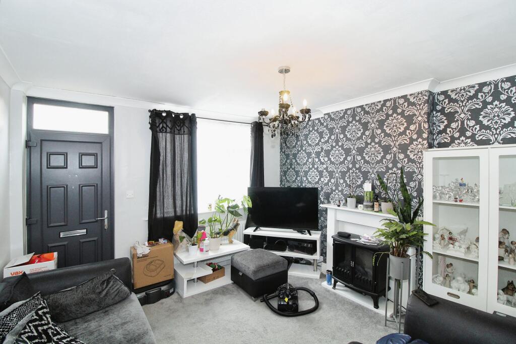 2 bedroom semidetached house for sale in Coronation Street, Whitwell