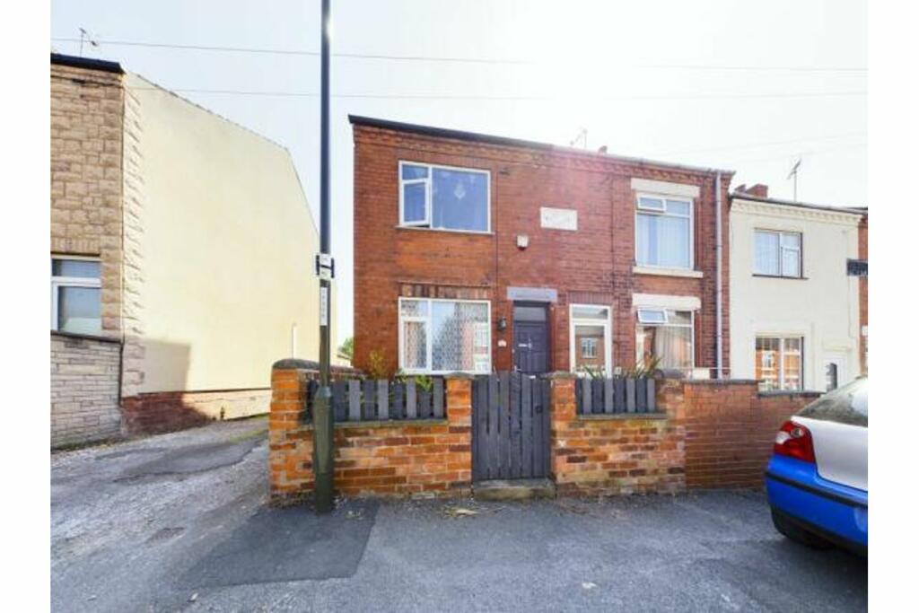 2 bedroom semidetached house for sale in Coronation Street, Whitwell