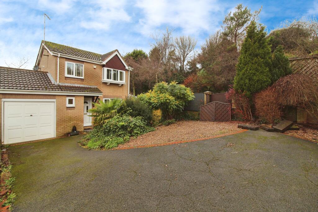 3 bedroom detached house for sale in Cromwell Road, Bolsover
