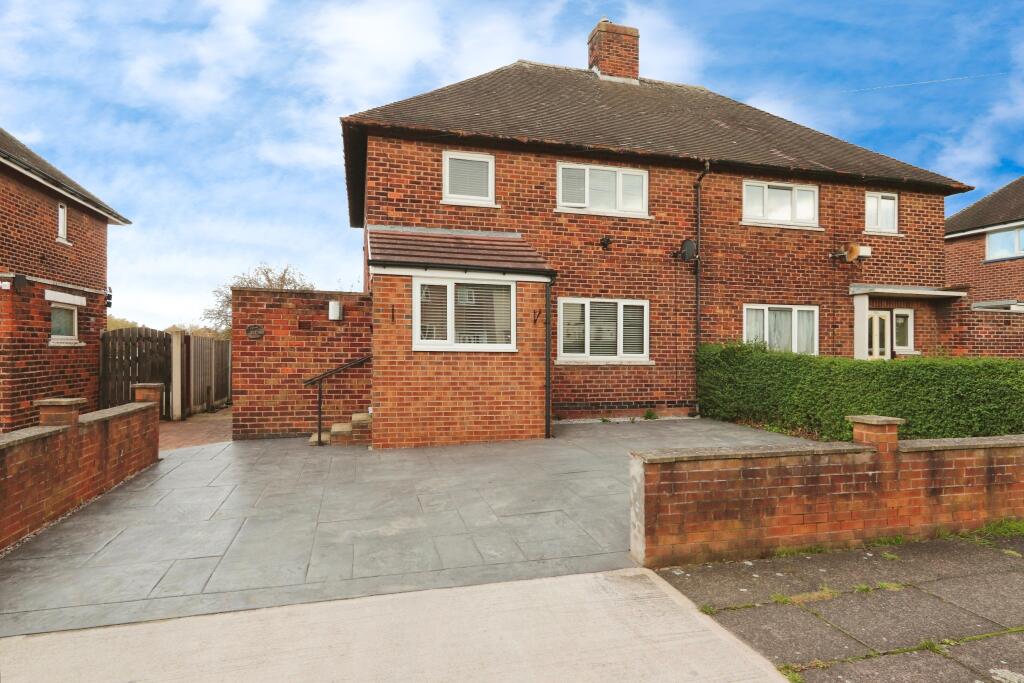 3 bedroom semidetached house for sale in Bowden Wood Crescent