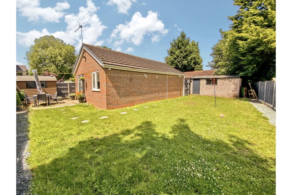 2 bedroom detached bungalow for sale in Bruford Road, Wolverhampton, WV3