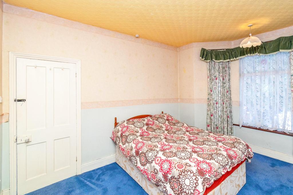 3 bedroom semidetached house for sale in Wellington Road, Bilston, WV14