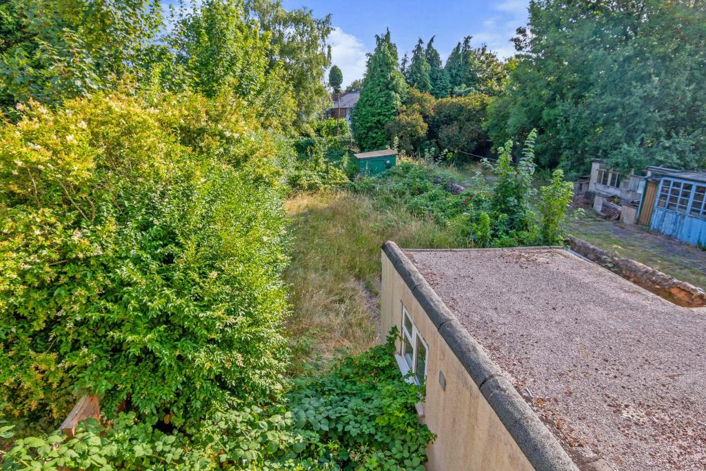 3 bedroom semidetached house for sale in Wellington Road, Bilston, WV14