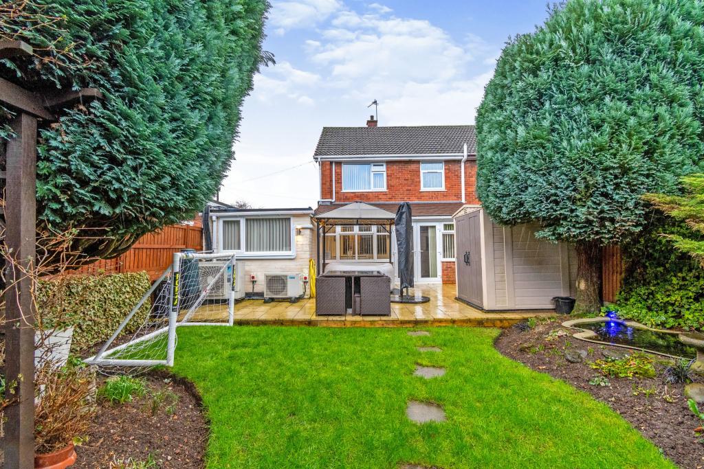 4 bedroom semidetached house for sale in Southfield Road