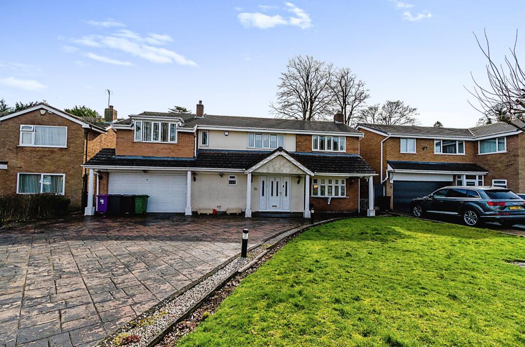 5 bedroom detached house for sale in Wincote Drive, Wolverhampton, WV6