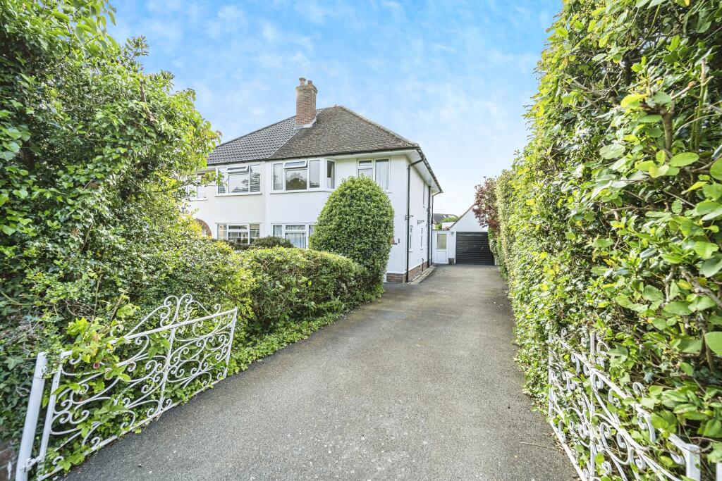 3 bedroom semidetached house for sale in Meeson Close, Albrighton, WV7