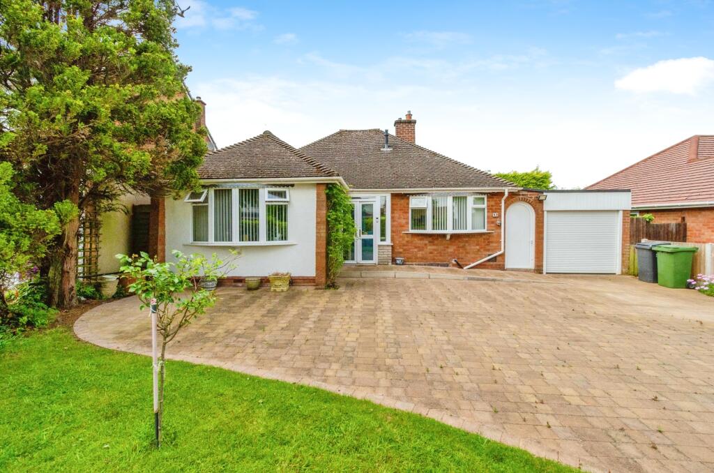 2 bedroom detached bungalow for sale in Tyninghame Avenue