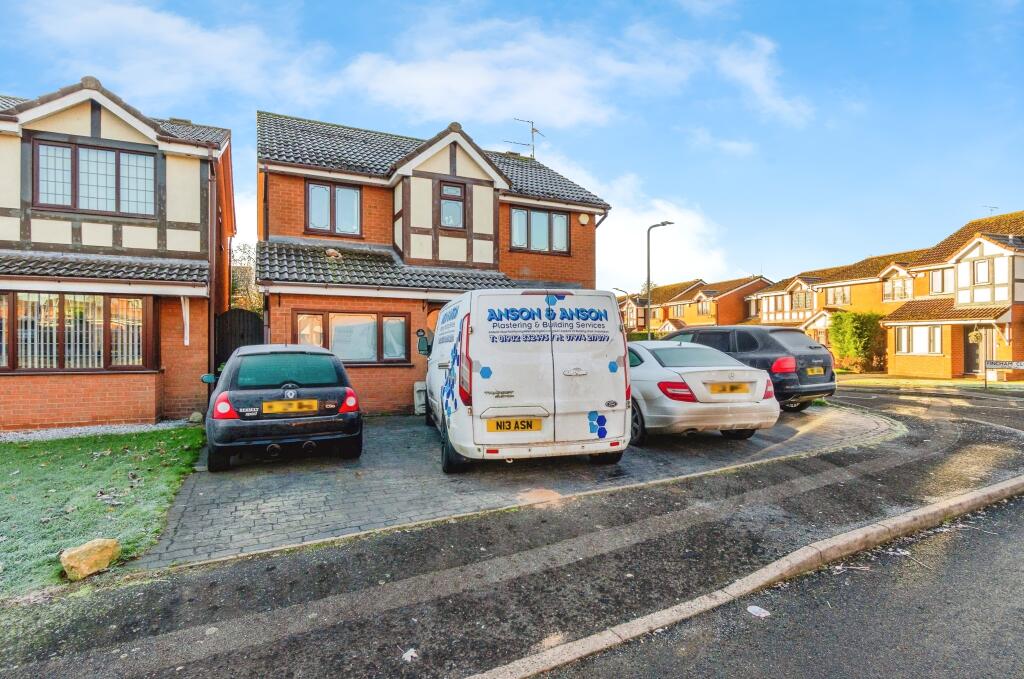 Main image of property: Earlswood Crescent, Wolverhampton, WV9