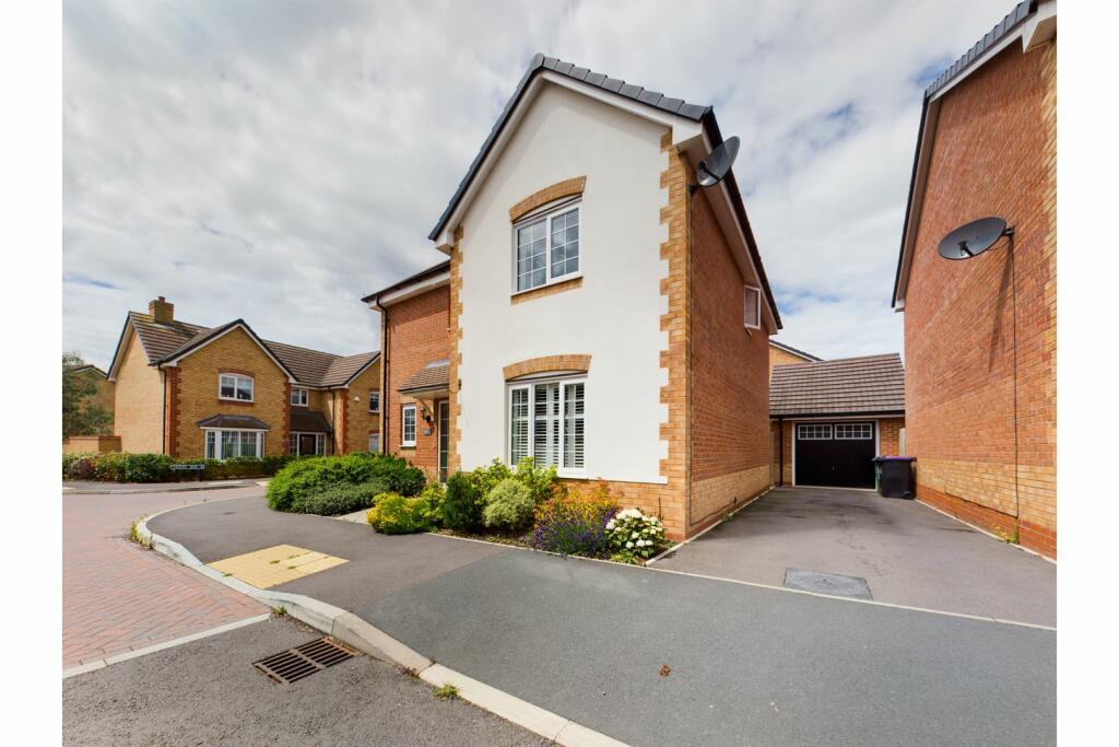 4 bedroom detached house for sale in Watts Drive, Shifnal, TF11