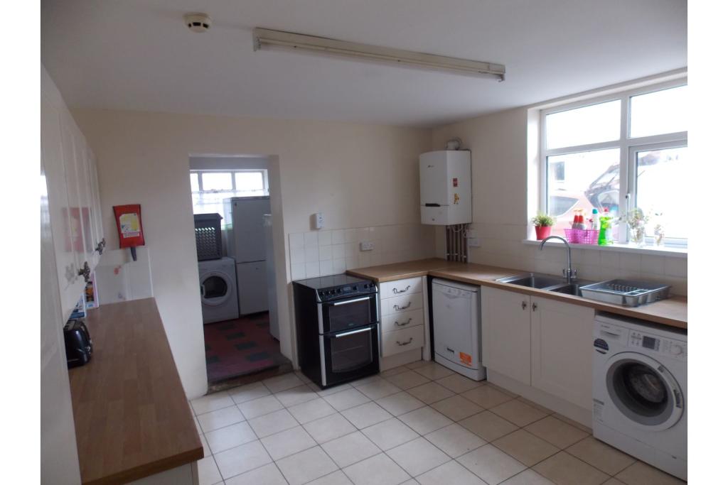 15 bedroom semidetached house for sale in Picton Place, Carmarthen, SA31