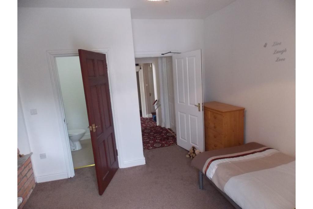 15 bedroom semidetached house for sale in Picton Place, Carmarthen, SA31