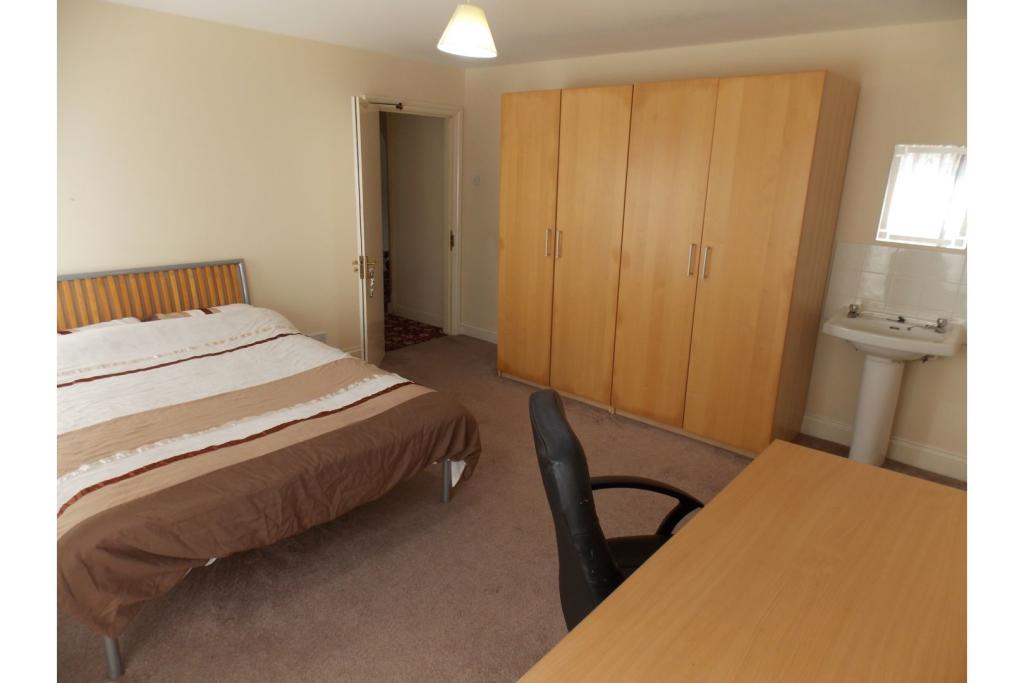 15 bedroom semidetached house for sale in Picton Place, Carmarthen, SA31