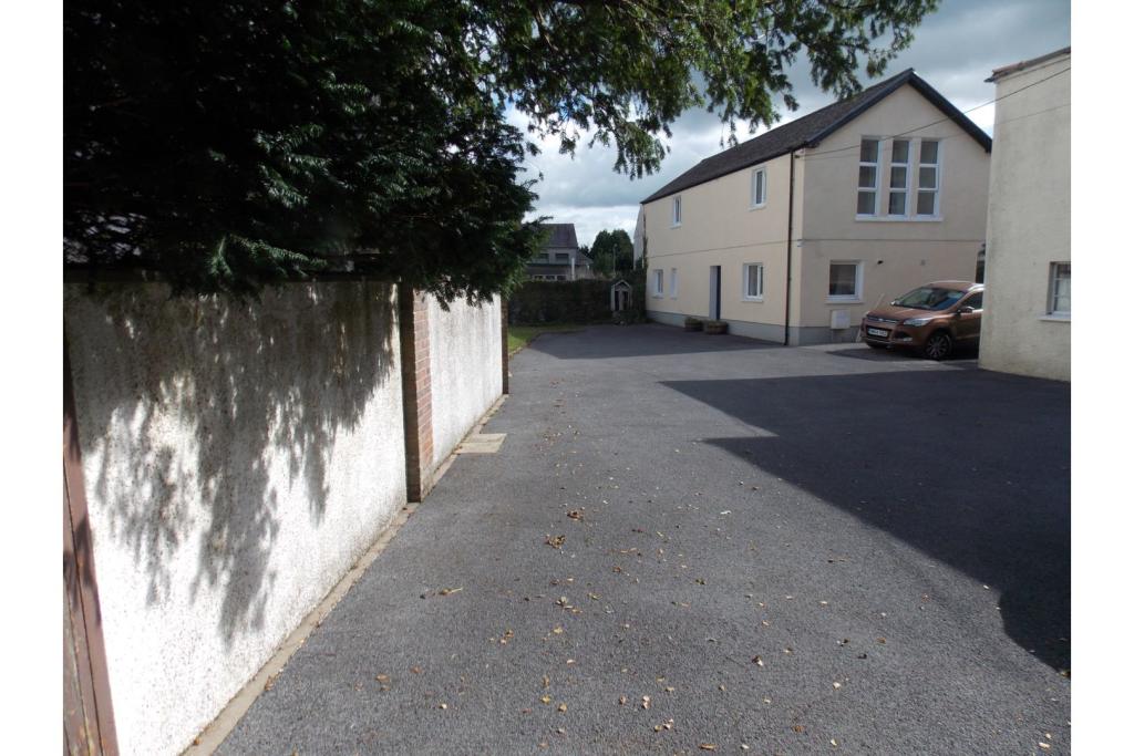 15 bedroom semidetached house for sale in Picton Place, Carmarthen, SA31