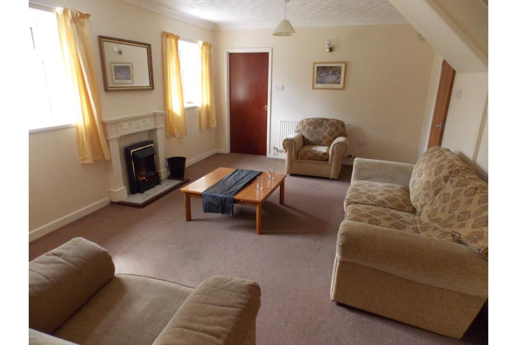 15 bedroom semidetached house for sale in Picton Place, Carmarthen, SA31